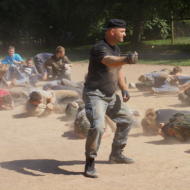 obóz militarny nad morzem